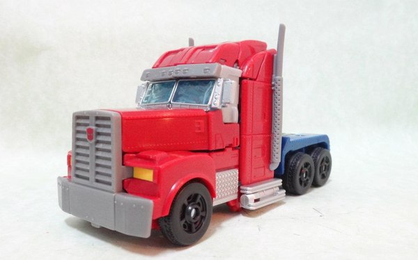 Transformers Prime Optimus Prime Voyager Class  (8 of 15)
